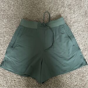 Lululemon license to train short